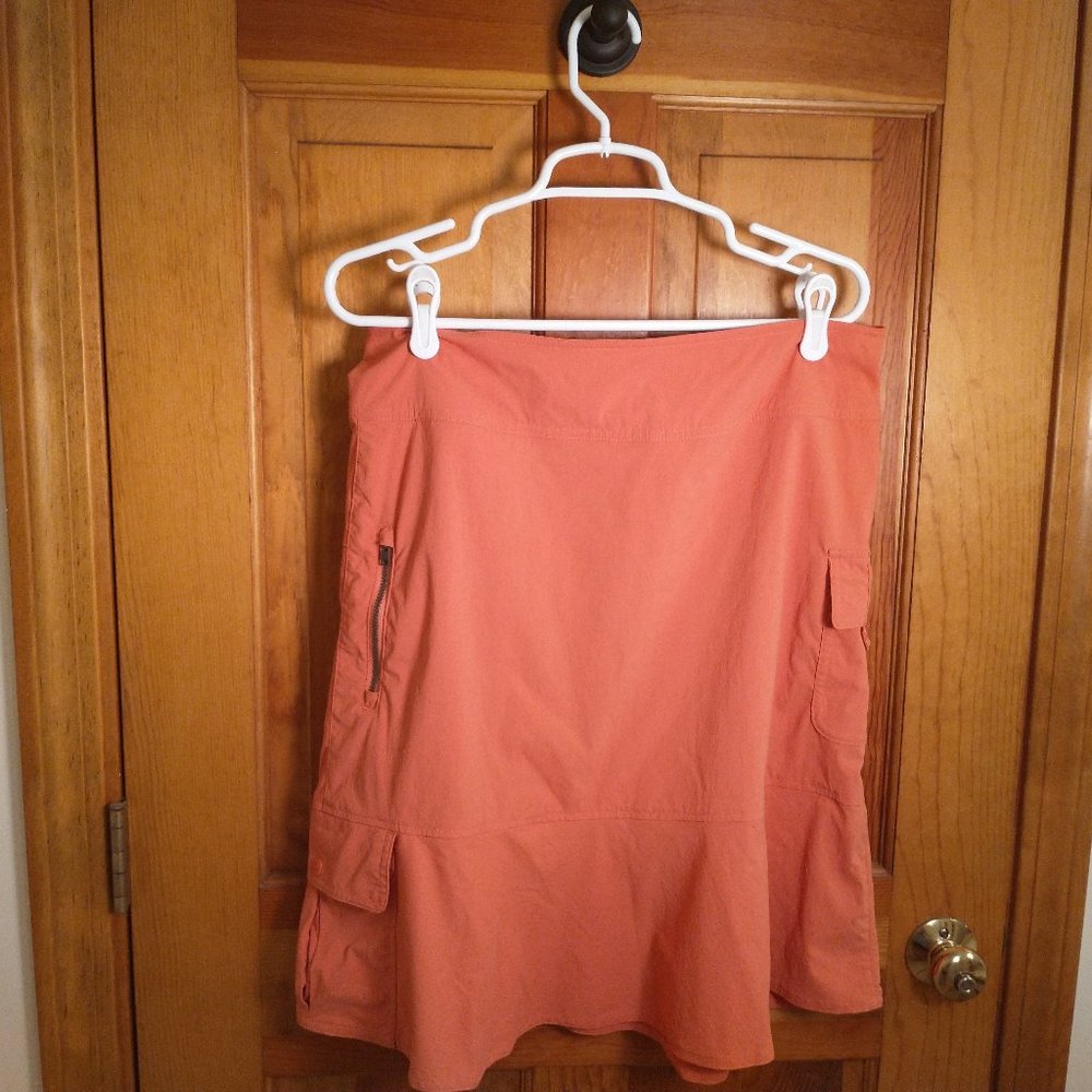 Royal Robbins Discovery Cargo Stretch Hiking Skirt, Salmon, size 8.